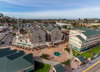 La-Mesa-Village-Plaza